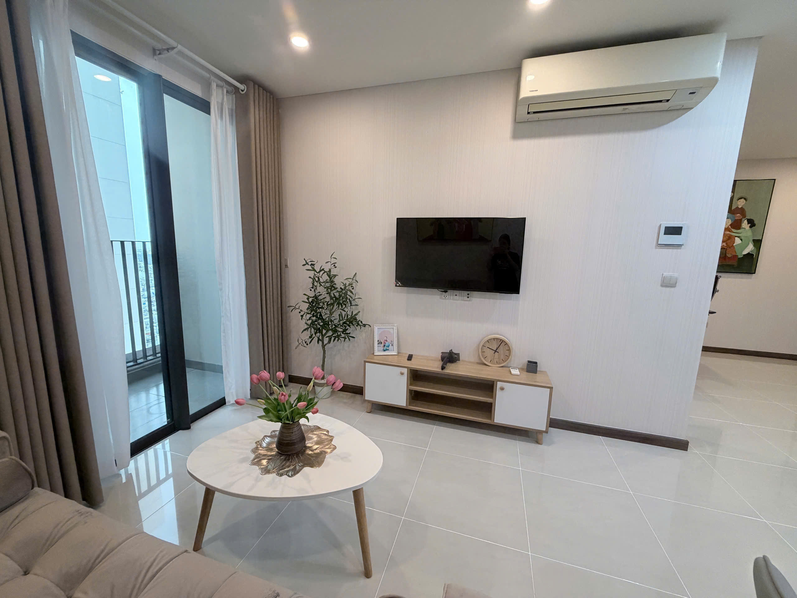 Ph&ograve;ng kh&aacute;ch căn hộ I3-23.02 